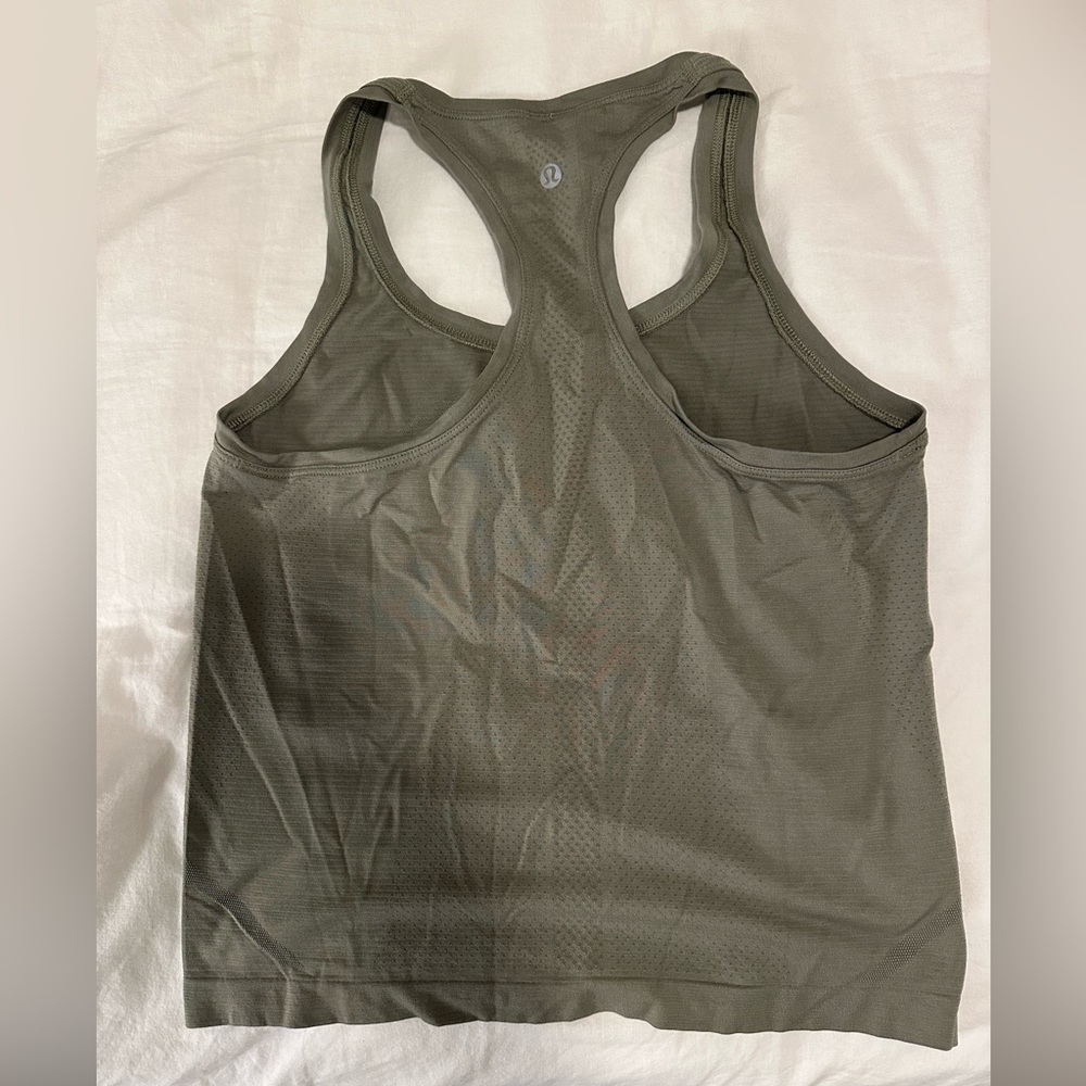 Swiftly Tech Racerback Tank Top 2.0
Waist Length